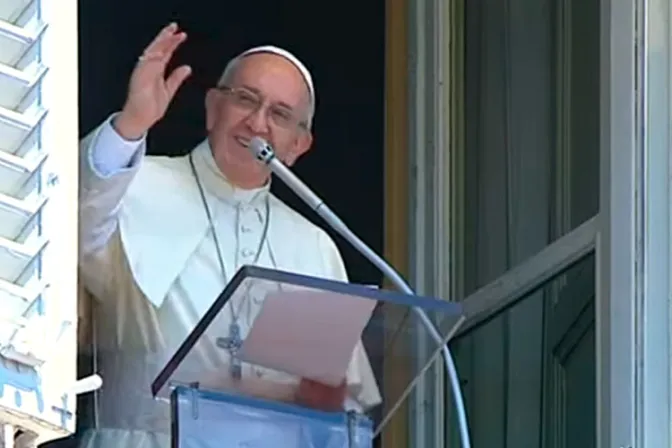 Dios hace grandes cosas con los humildes como María, dice el Papa en el día de la Asunción
