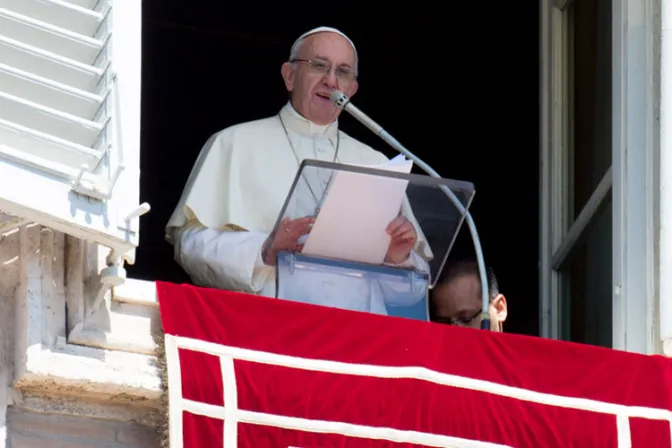 El Papa advierte contra los atajos que llevan a las drogas y a la brujería