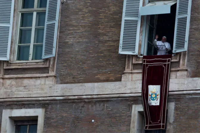 El Papa muestra su pesar por los muertos en atentado contra una sinagoga en Estados Unidos