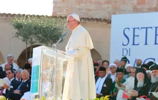 El Papa Francisco en el encuentro interreligioso por la paz. Foto: Daniel Ibáñez (ACI Prensa) 