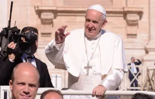 El Papa Francisco accede a la plaza de San Pedro / Foto: Sabrina Fusco (ACI Prensa) 