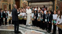El coro canta para el Papa. Foto: L'Osservatore Romano