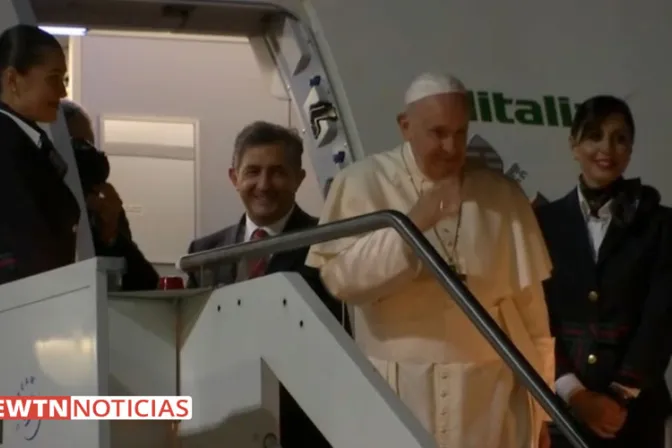 El Papa Francisco partió rumbo a Tailandia y Japón