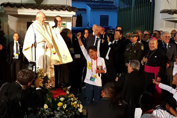 Papa Francisco a jóvenes en Colombia: No se dejen robar la alegría y la esperanza