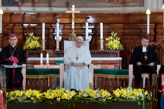 El Papa a los jóvenes en Estonia: “Queremos acompañaros”