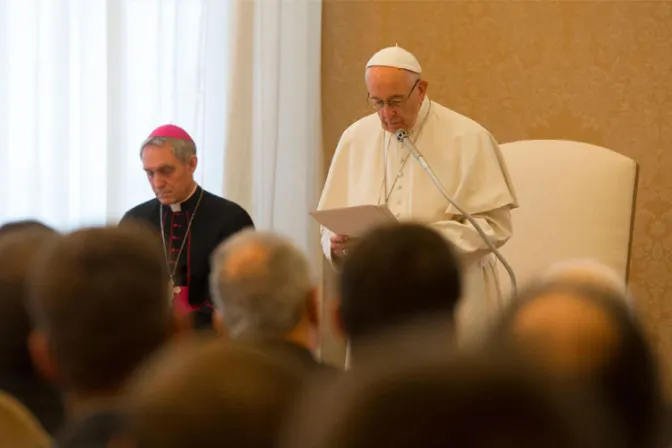 El Papa pide a los sacerdotes luchar sin tregua contra la mundanidad espiritual