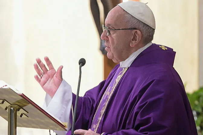 El Papa Francisco defiende los derechos de las mujeres empleadas del hogar