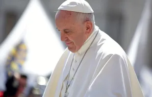 El Papa Francisco durante el rezo del Regina Caeli. / Foto: Lucía Ballester (ACI Prensa) 