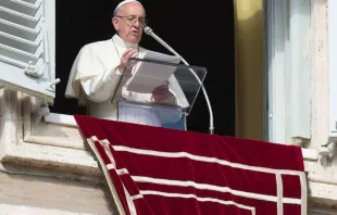 El Papa Francisco en el rezo del Ángelus. Foto: Vatican Media / ACI 