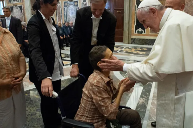 Frente a la concepción utilitaria del trabajador, el Papa reclama una visión más humana