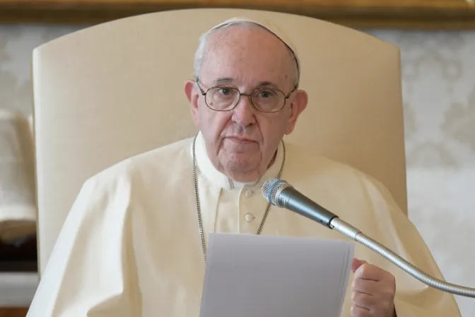 Papa Francisco: La oración es como el oxígeno de la vida