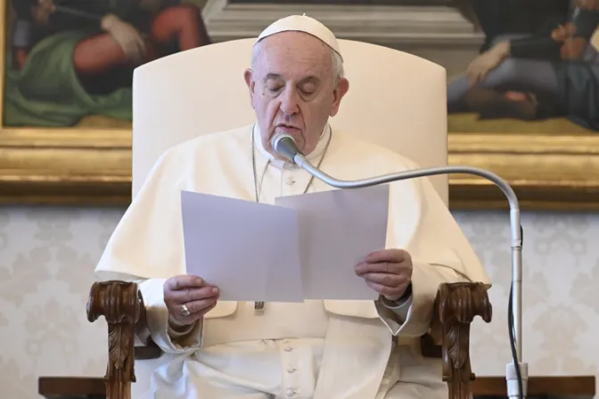 Semana Santa: El Papa Francisco anima a mirar el Crucifijo y abrir el Evangelio