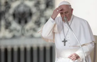 Imagen referencial. Papa Francisco en oración. Foto: Daniel Ibáñez / ACI Prensa 