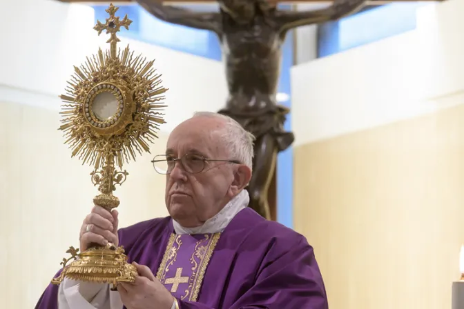 El Papa reza para que las familias venzan las angustias de estar encerradas en casa