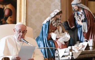 Imagen referencial. Papa Francisco y la familia de Nazaret. Foto: Vatican Media 