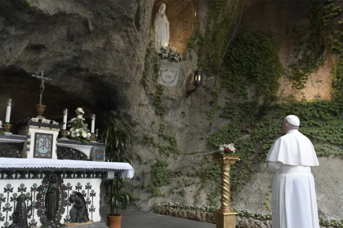 Papa Francisco en Fiesta de la Virgen de Lourdes: ¡Madre, ayúdanos a ser comunidad!