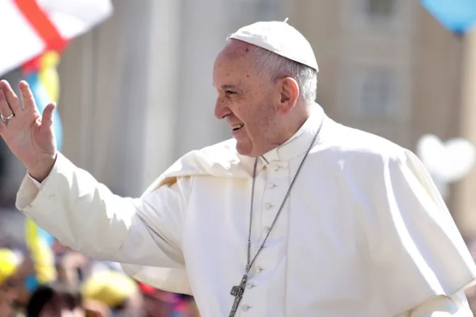 Joven salesiano comparte encuentro privado con el Papa Francisco en Facebook live