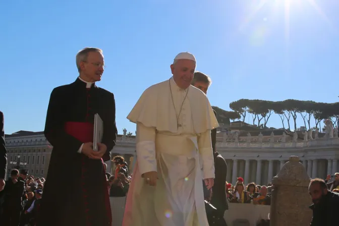 Reforma de la Curia no es “lifting” ni cirugía plástica del Vaticano, precisa el Papa