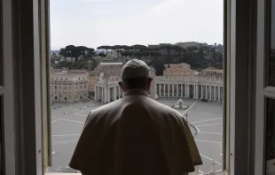 El Papa Francisco desde la ventana del Palacio Apostólico del Vaticano. Foto: Vatican Media 
