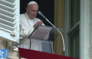 El Papa Francisco en el rezo del Regina Coeli. Foto: Captura YouTube 