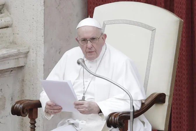 El Papa Francisco pide a obispos escuchar con humildad a las víctimas de abusos sexuales