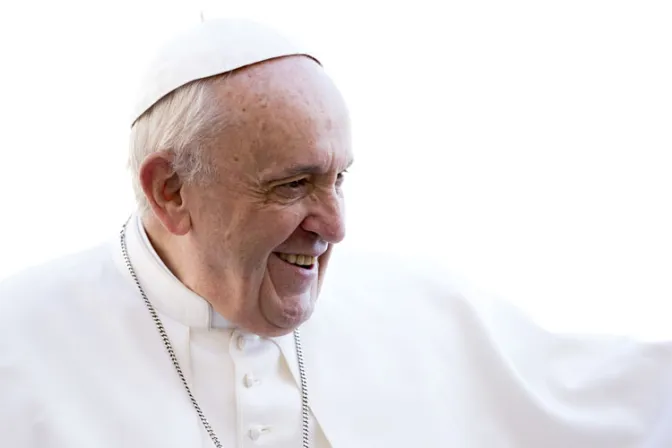 Papa Francisco alienta a leer la Biblia todos los días: Solos o en familia