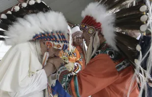 Papa Francisco saluda a indígenas en Canadá. Crédito: Vatican Media 