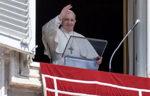 El Papa Francisco en el rezo del Regina Coeli. Foto: Vatican Media 
