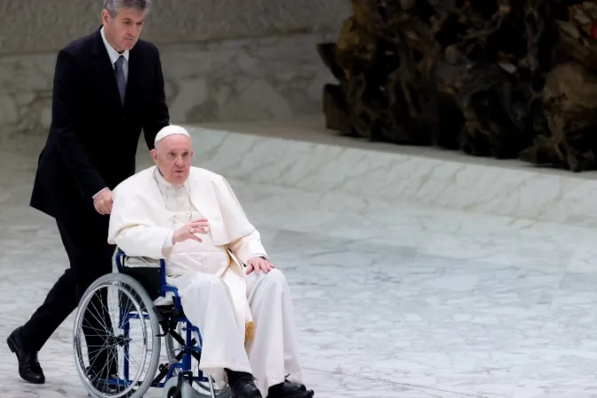 Aunque está en silla de ruedas el Papa Francisco reitera su deseo de viajar a Sudán del Sur 