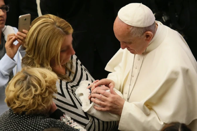 El pedido del Papa Francisco para las madres solteras… y para los padres solteros