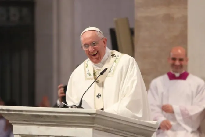 Francisco es un Papa de sorpresas… y Dios lo sorprendió a él en Filipinas, dice Obispo