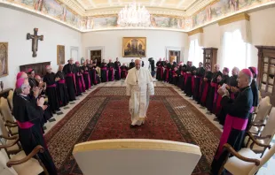 El Papa junto a los Obispos de Ecuador. Foto: L'Osservatore Romano 