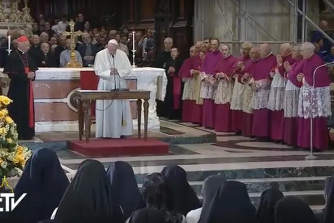 El Papa reza en Génova por cristianos coptos asesinados en Egipto