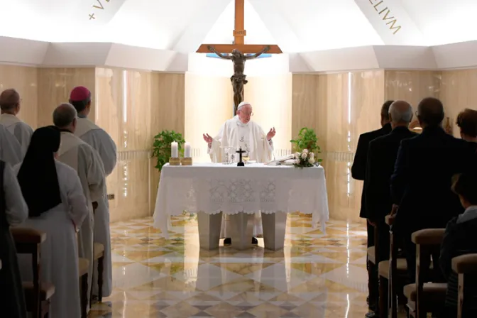 El Papa Francisco explicó cómo nos ayudan los arcángeles en la lucha contra el demonio