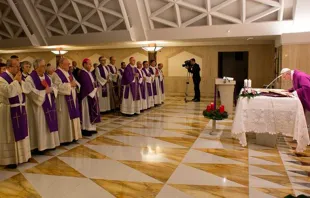 El Papa celebra la Santa Misa, Foto: L'Osservatore Romano 