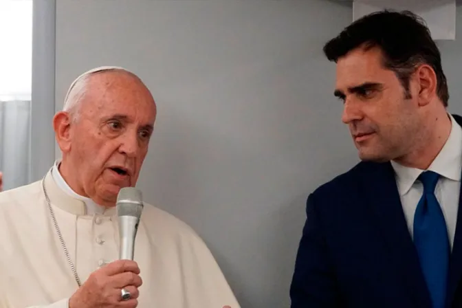 Rueda de prensa del Papa Francisco en el vuelo de regreso desde Panamá