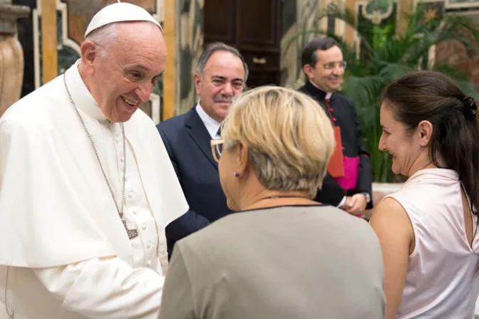 Sean mensajeros de la alegría que gusta a Dios y viene de Él, exhorta el Papa Francisco