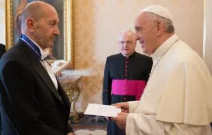 El embajador de España ante la Santa Sede entrega sus credenciales al Papa. Foto: L'Osservatore Romano  
