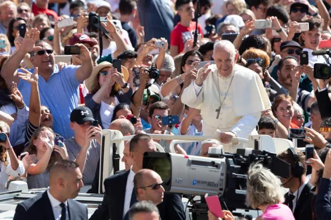 Papa Francisco reconoce las virtudes heroicas de 3 jóvenes y un político