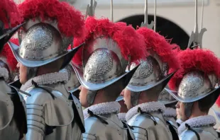 Los nuevos Guardias Suizos en el Vaticano. Foto: Martha Calderón / ACI Prensa 
