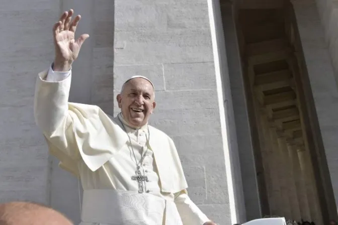 Papa Francisco invita a luchar contra el mal: Toda la vida cristiana es un combate