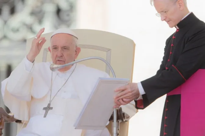 ¿El Papa Francisco responde a quienes especulan con su renuncia?