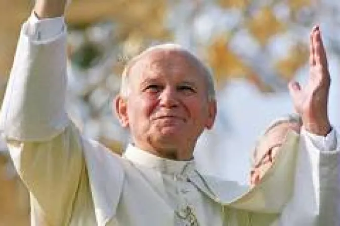 Cardenal Amato sobre canonización de Juan Pablo II: Trabajamos bajo reserva absoluta