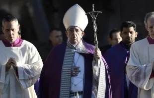 Imagen referencial. Procesión del miércoles de ceniza en 2017. Foto: Vatican Media 
