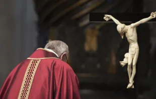Imagen referencial. Papa Francisco en un Viernes Santo. Foto: Vatican Media 