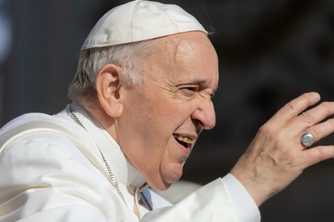 Catequesis del Papa Fancisco sobre “el alegre servicio de la fe aprendido en la gratitud”
