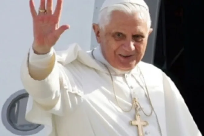 Papa Benedicto XVI podría viajar a Colombia, Chile o Panamá en 2013