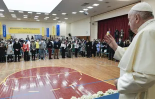 Papa Francisco en encuentro con jóvenes en Grecia. Foto: Vatican Media 
