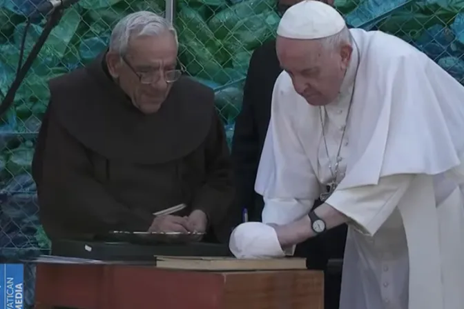 El Papa reza esta emotiva oración al reunirse con migrantes en Malta