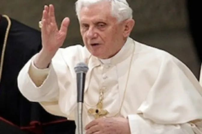 Benedicto XVI pide combatir turismo sexual, tráfico de personas y explotación de menores